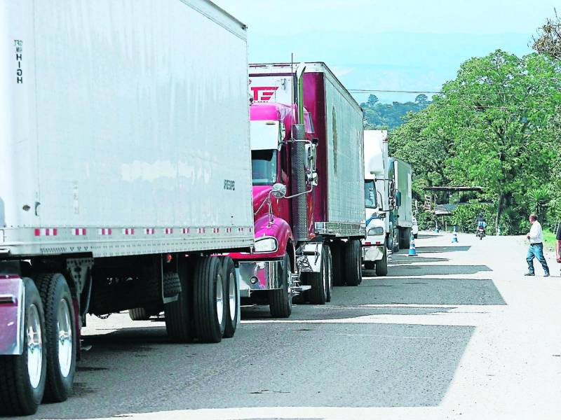 <b>Una gran cantidad de rastras se encuentra varada.</b>