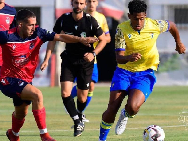 El catracho marcó el primer gol del encuentro y tuvo un desempeño admirable durante sus minutos en el terreno de juego.