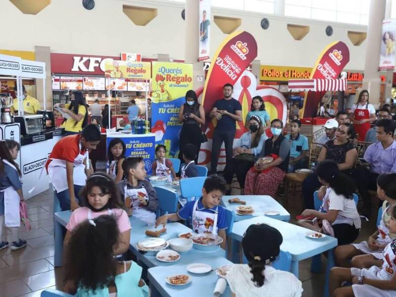 Pizza Lovers une a la familia en torno a la cocina, enseñando a los más pequeños a disfrutar el arte de preparar pizza.