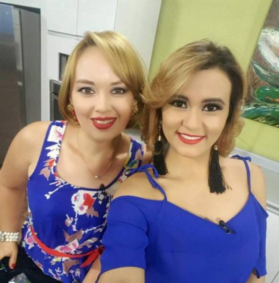 Isis Argueta junto a Sonia Owen, listas para presentar los desfiles.