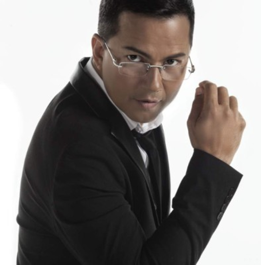 Canciones como 'Flor sin retoño', 'Sentimientos', y 'Pasiones' hicieron de Charlie Zaa uno de los cantantes más famosos y queridos por el público latino.