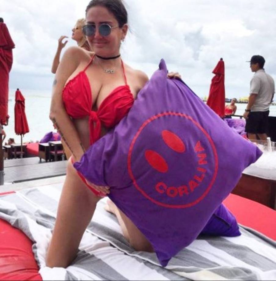 “Se ha descontrolado completamente, y es muy normal que agarre la fiesta cada ocho días”, dijo una fuente a la revista mexicana, 'En Playa del Carmen, visitaron un club y bebieron sin control, y ya pasados de copas, se pusieron muy impertinentes con todos.', agregó.<br/>