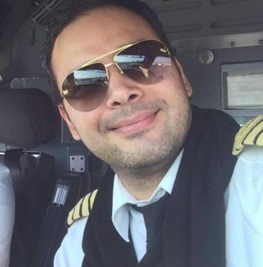 Aeroméxico, compañía dueña de la aeronave accidentada, expresó en un comunicado que el buen desempeño de la tripulación, liderada por el capitán Carlos Galván Mayrán, en el procedimiento de evacuación y protección de los pasajeros fue un factor clave que explica que no se produjeran víctimas mortales.