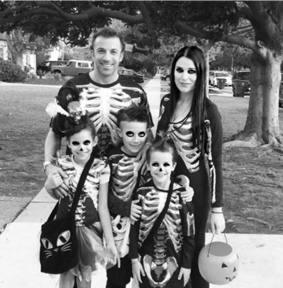 El futbolista italiano Alessandro Del Piero y su familia.