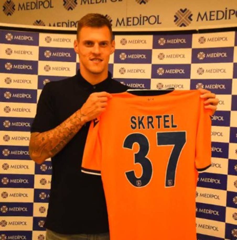 El Basaksehir de Turquía ha fichado al central eslovaco Martin Skrtel.