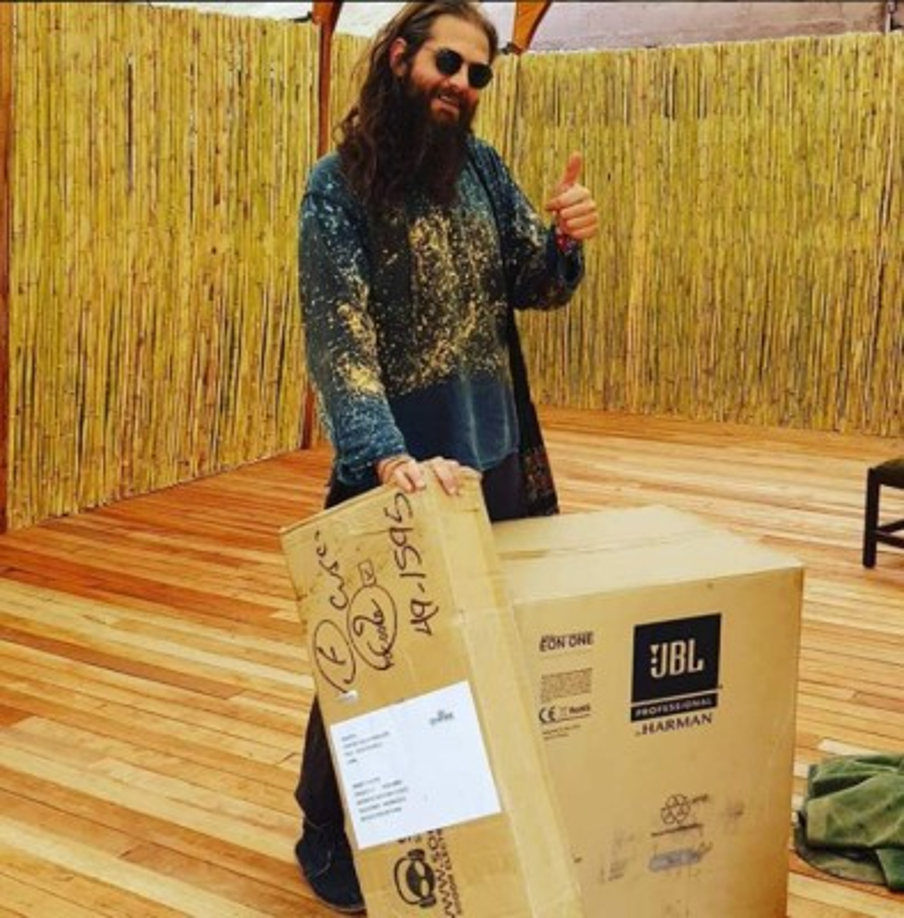 Tras casarse, el sirio y su esposa comenzaron a ayudar a organizaciones benéficas y a donar su dinero. El trato con los más necesitados era lo que más le gustaba de su nueva vida.<br/>