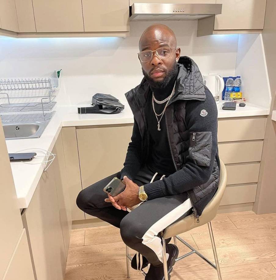 Hasta el momento la muerte del jugador está bajo investigación policial. Un portavoz de la policía informó a De Telegraaf que el episodio violento, “tuvo lugar hace una semana en Flevoland.