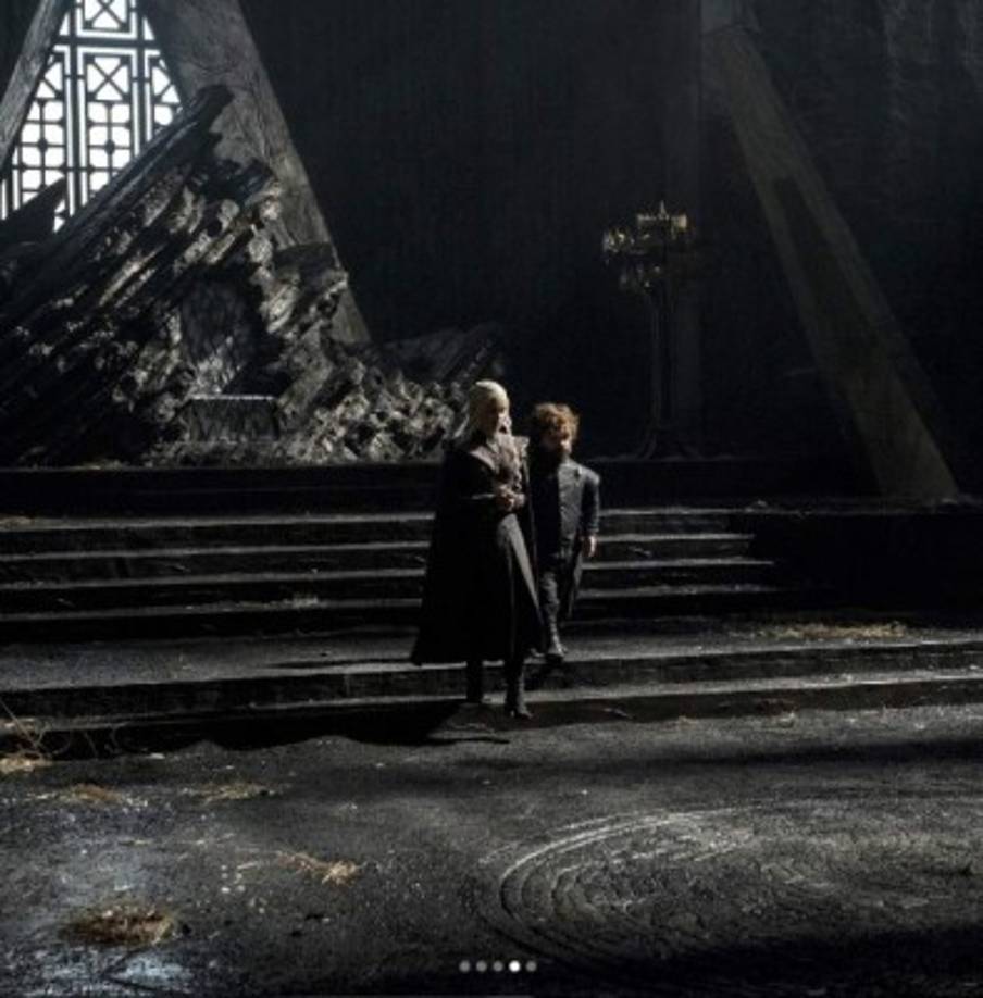 Se basan en que su padre, el Rey Loco Aerys Targaryen, era un asesino brutal y que la 'Madre de Dragones' se ha vuelto más fría con el paso de cada temporada.<br/><br/>'Es muy poco probable', dijo al Huffington Post, Iain Glen, que interpreta al exiliado Jorah Mormont.