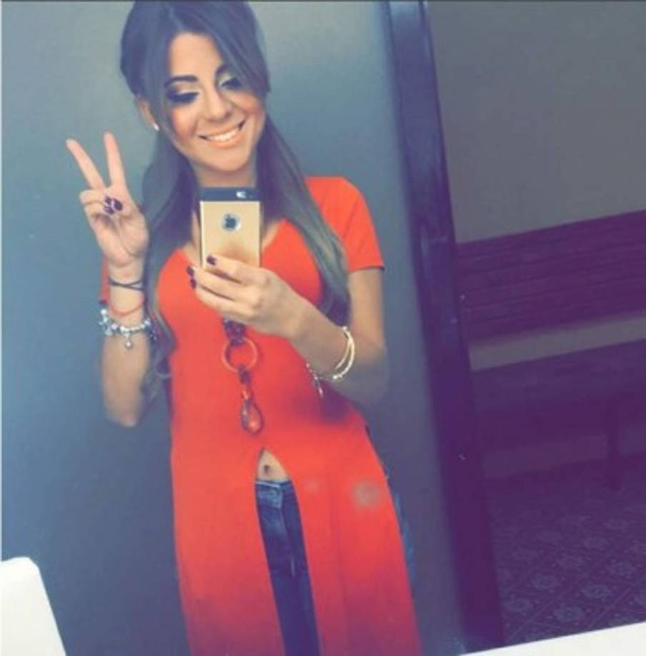 Diana Calderón es una de las mujeres más bellas de El Salvador y de las periodistas deportivas más reconocidas de ese país.