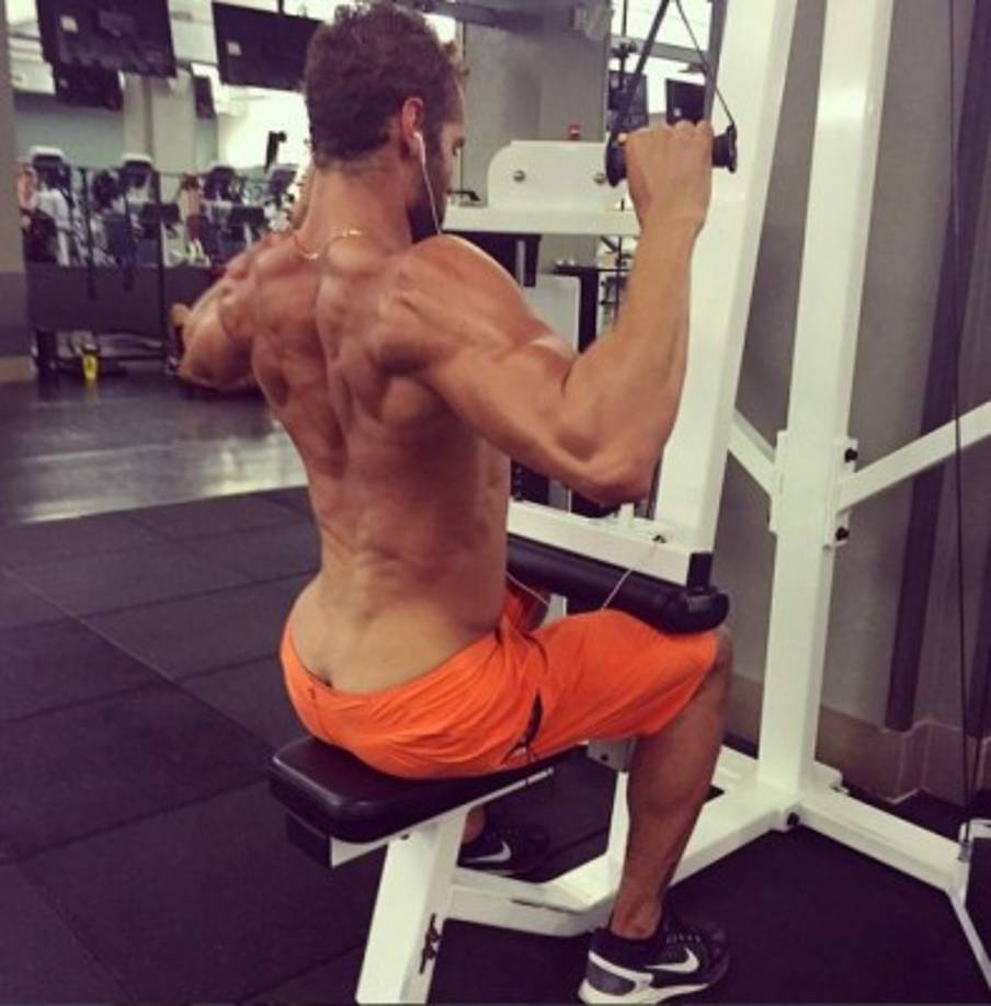 En redes sociales comparte su rutina de ejercicio.