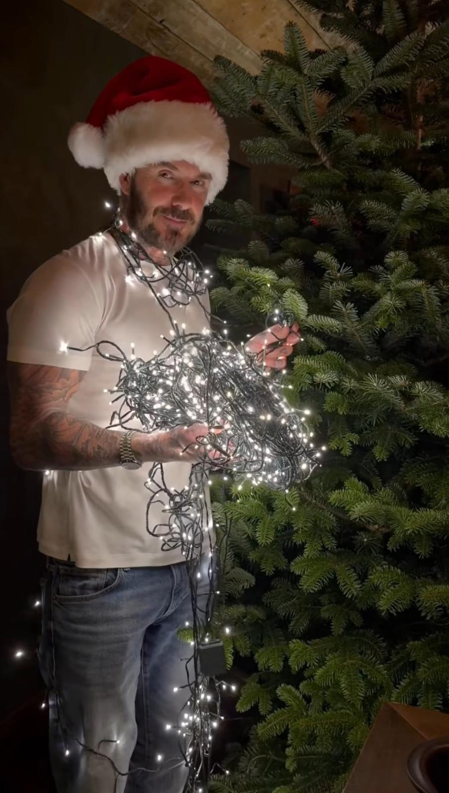 Desde Karol G hasta Justin Bieber, así celebran Navidad los famosos