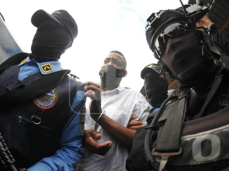 Michael Dixón Rivers fue trasladado a la Base Aérea Hondureña bajo un fuerte resguardo de seguridad.