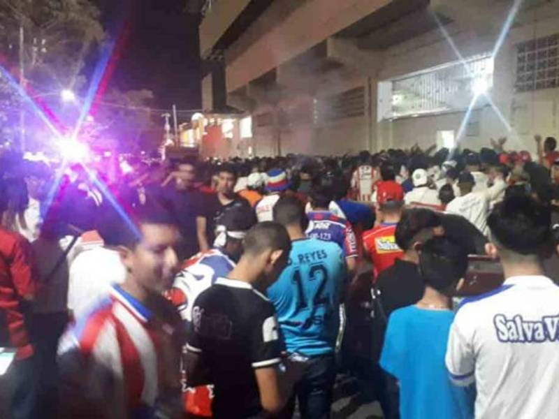 El sector de Preferencia Norte fue insuficente para la gente del Olimpia.