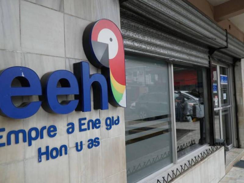 A criterio de expertos en materia energética hubo incumplimientos del contrato no solo de parte de EEH, sino también de la ENEE. Imagen de archivo.