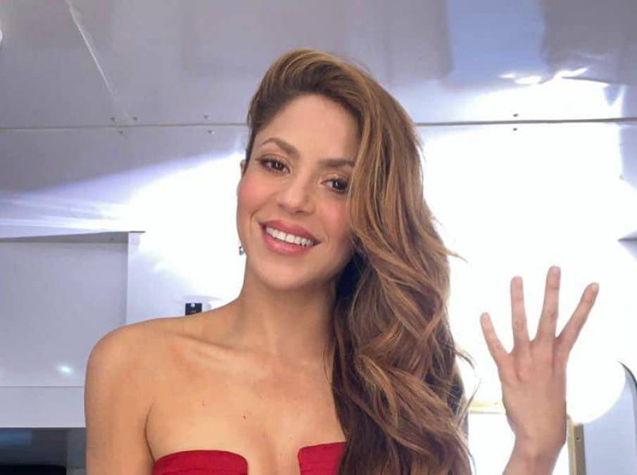Shakira es contactada por exnovio tras ruptura con Piqué y filtran el mensaje recibido