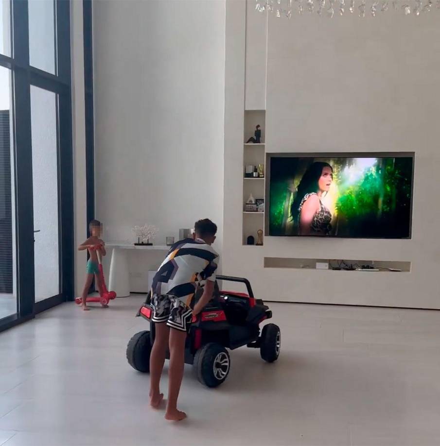 En la nueva mansión de Georgina Rodríguez y Cristiano Ronaldo hay mucho espacio para los cinco hijos de la pareja.