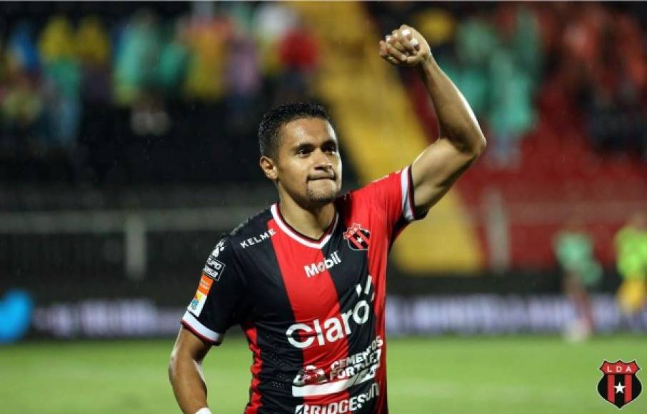 Roger Rojas es el delantero hondureño que aparece en el puesto 60 con 22 goles, contando con 343 puntos. El atacante del Alajuelense supera a goleadores como Philippe Coutinho (puesto 61) , Edinson Cavani (64), Hirving 'Chucky' Lozano (69), Firmino (79), Jamie Vardy (83), Gonzalo Higuaín (95), Ángel di María (97) y Pato (98).