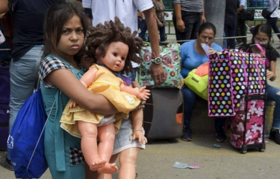 Según el Parlamento de mayoría opositora, Venezuela vive una 'emergencia nutricional', con un retardo de crecimiento que afecta a un 33% de niños pobres de 0 a 2 años.