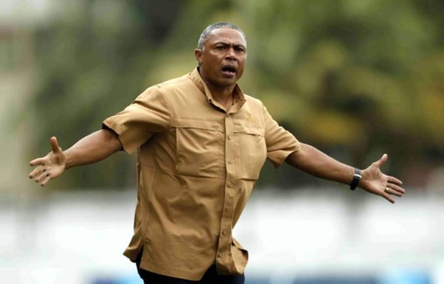 La continuidad del entrenador hondureño Reynaldo Clavasquín en el Platense no ha sido confirmada. En los próximos días se sabrá su futuro.