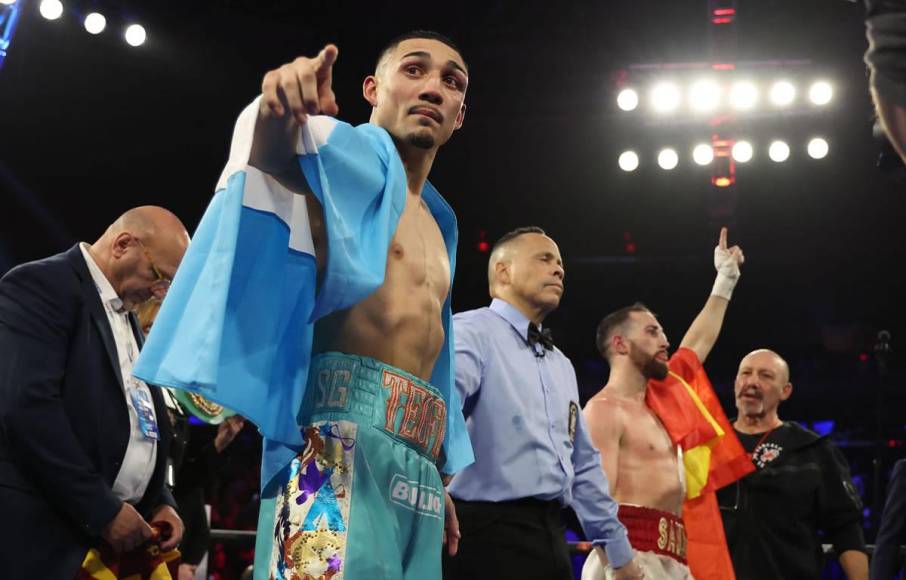 En imágenes la pelea que el hondureño Teófimo López ganó contra el español Sandor Martín en el Madison Square Garden de Nueva York, lo que le permite ahora pelear por el título del Consejo Mundial del Boxeo (WBC) en 2023.