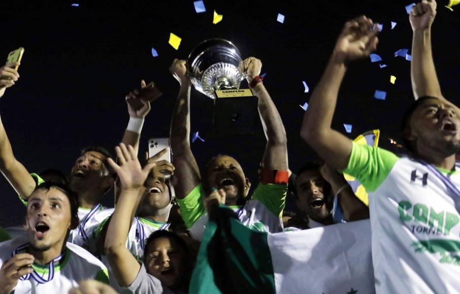 Así fue la celebración del Juticalpa FC campeón del Torneo Apertura 2022 de la Liga de Ascenso tras vencer al Real Juventud en la final en el estadio Argelio Sabillón de Santa Bárbara.