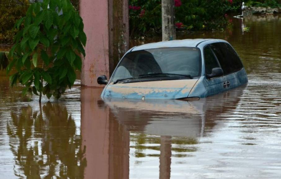 San José Oriente, Ilama, Santa Bárbara<br/>26. Dansy Sabillón (de 8)<br/>27. Niño de 20 días de nacido<br/>28. Sin identificar<br/>29. Sin identificar