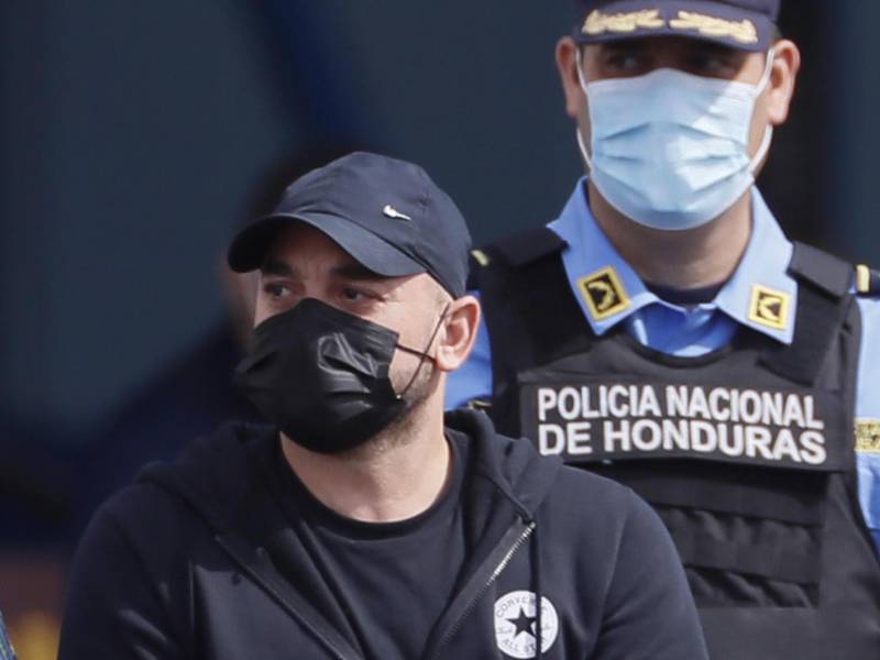 El hondureño Michael Derringer Powery es extraditado a los Estados Unidos hoy, en Tegucigalpa (Honduras). Powery es extraditado tras ser solicitado por la Corte del Distrito Oeste del estado de Texas por tres cargos relacionados con el narcotráfico.