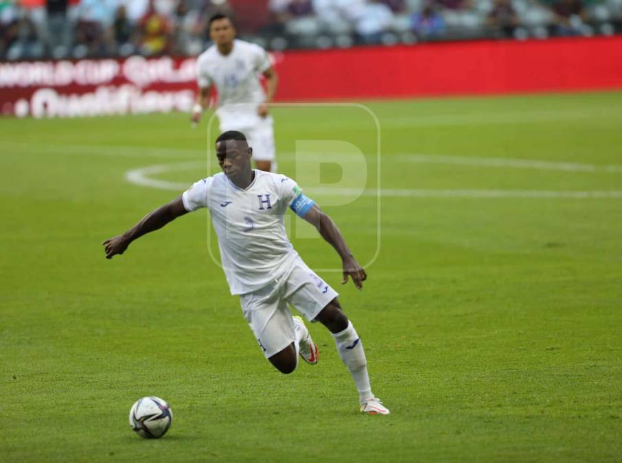 El gran capitán Maynor Figueroa no estará ante Jamaica ya que fue expulsado en el Azteca. Será reemplazado por Marcelo Pereira.