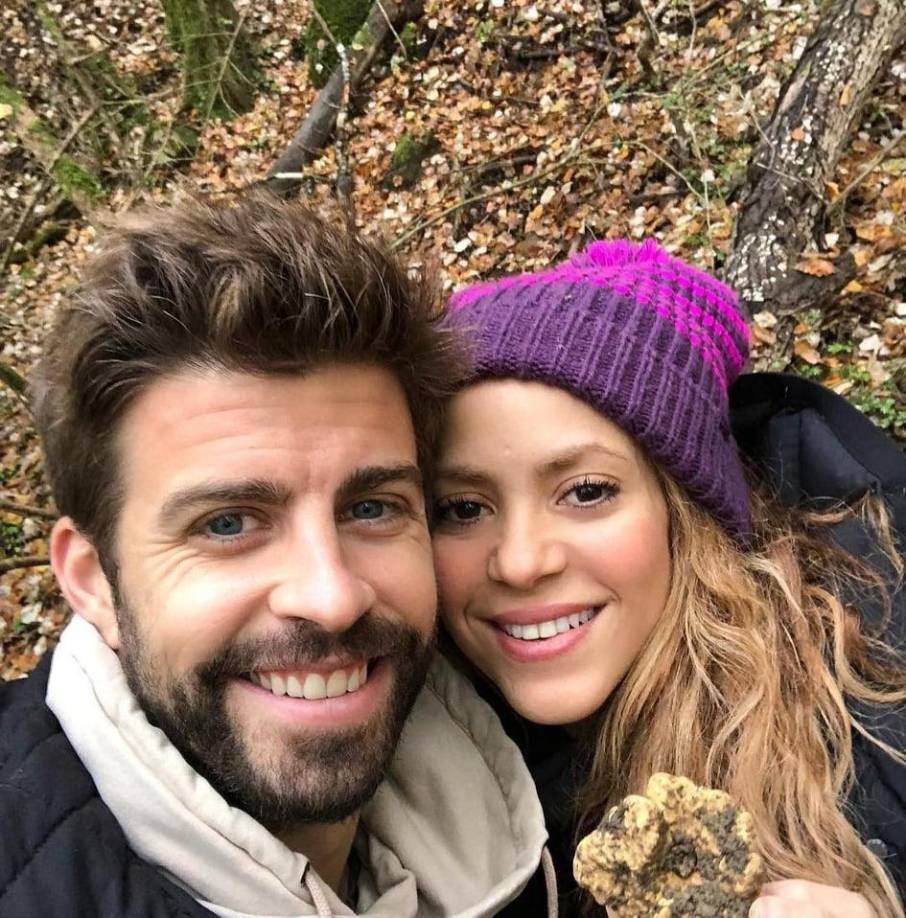 “No quiero que me vea como su mujer, sino más como su chica. Es como aquella fruta prohibida,” reveló Shakira al brindar detalles de la razón por la que no se ha casado con Piqué.