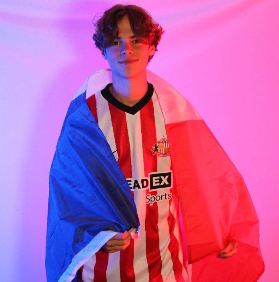 Otra salida en el PSG. El mediocampista francés Edouard Michut se marcha cedido al Sunderland Inglés, con una opción de compra.