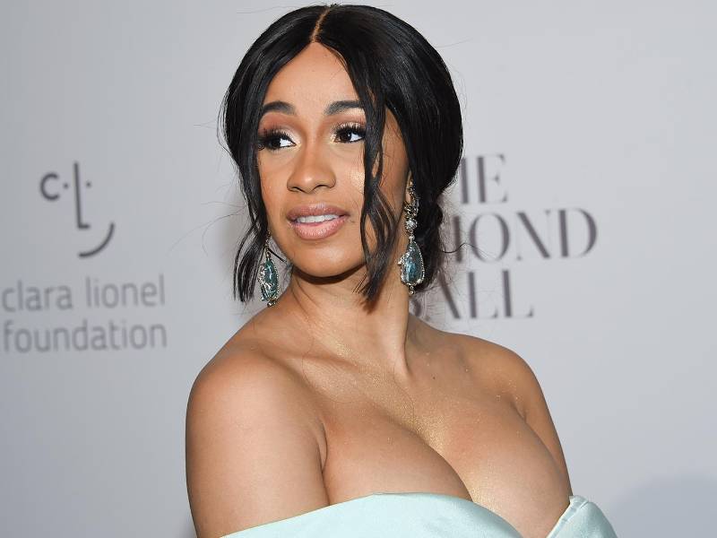 Cardi B es una cantante estadounidense de raíces dominicanas.