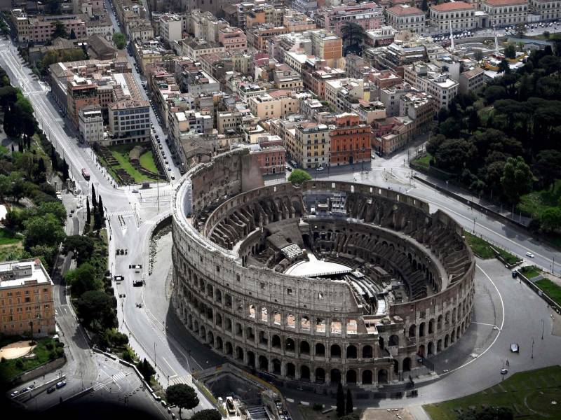 Algunos en Roma sienten que las recreaciones de gladiadores en el icónico Coliseo serían de mal gusto.
