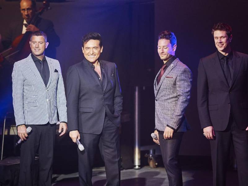 Tras la muerte de Carlos Marín, los miembros restantes del grupo multinacional (el estadounidense David Miller, el francés Sebastien Izambard y el suizo Urs Buhler) continuarán con su gira en homenaje a Marín.