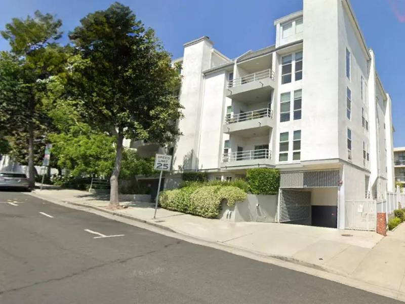 El complejo de apartamentos en West Hollywood, donde vivía hace un año Hayden. No obastnte, la actriz murió en un apartamento que había alquilado con su novio, Brian, en Carolina del Sur.