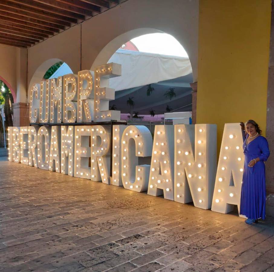 Sampedrana representa al país en encuentro iberoamericano