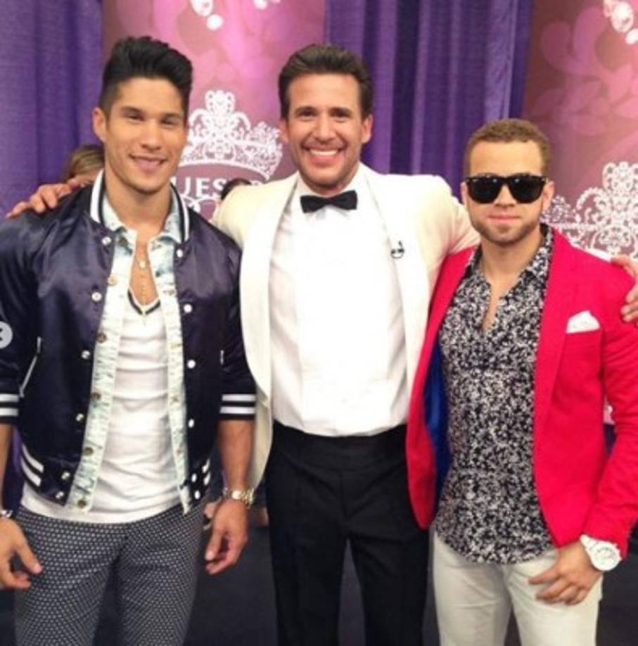 'Este mensaje es para toda la gente que me ha preguntado por qué no he salido más en novelas, quiero decirles, que no es por qué yo no quiera trabajar, es porque alguien, (obviamente con mucho poder en el medio) se ha encargado que así sean las cosas y se ha dado la tarea de frenar mi carrera por todos lados', inició el intérprete.