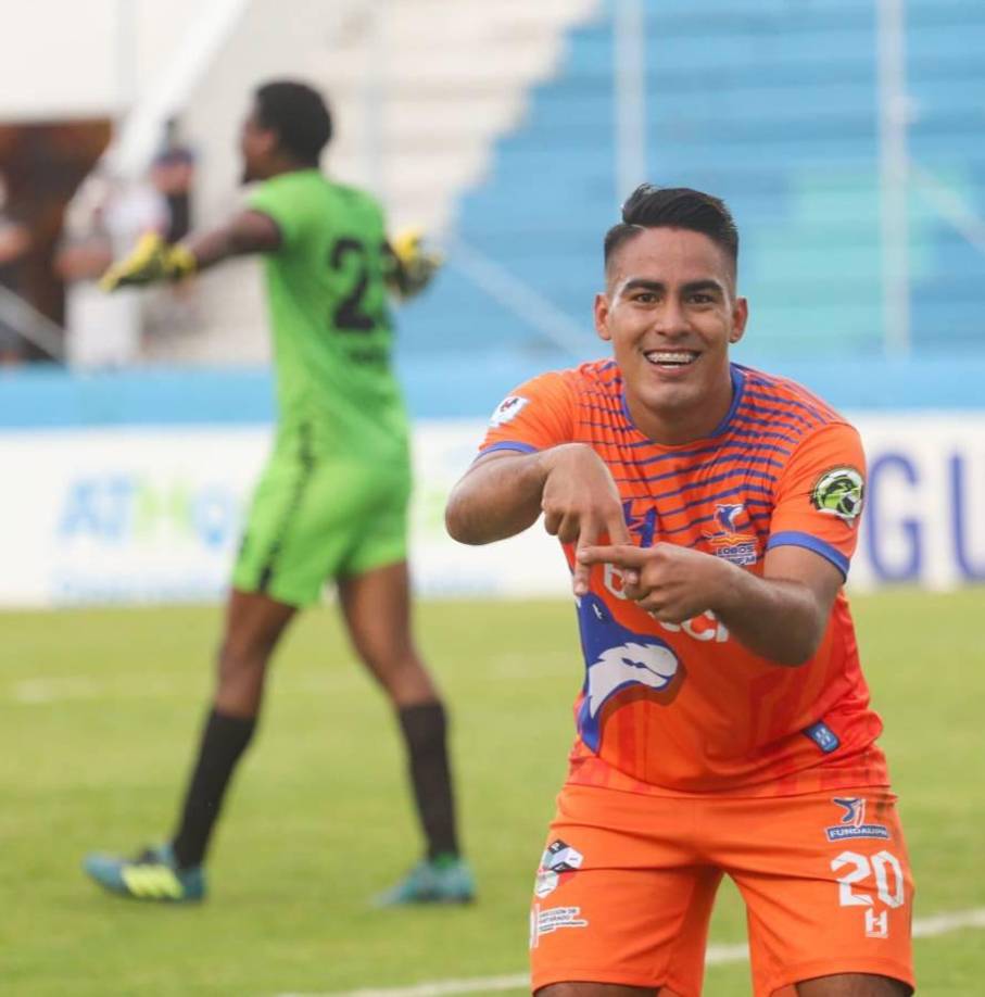 El delantero Luis Argeñal se marchó de los Lobos de la UPN y ahora jugará en la Liga de Ascenso con el Parrillas One.