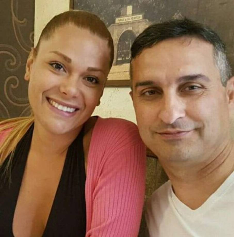 Dayana Valenzuela y su pareja.