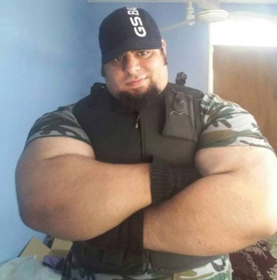 El también llamado 'Hércules persa' ha dedicado la mayor parte de su vida a levantar pesas para modelar su cuerpo. Ayer se unió como voluntario para unirse a las tropas del presidente sirio, Bashar al Assad, para luchar contra el Isis.