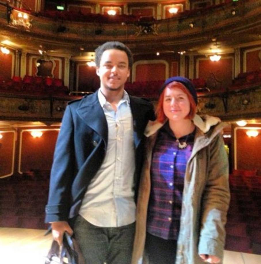 Connor no se ha mantenido del todo alejado de los reflectores.