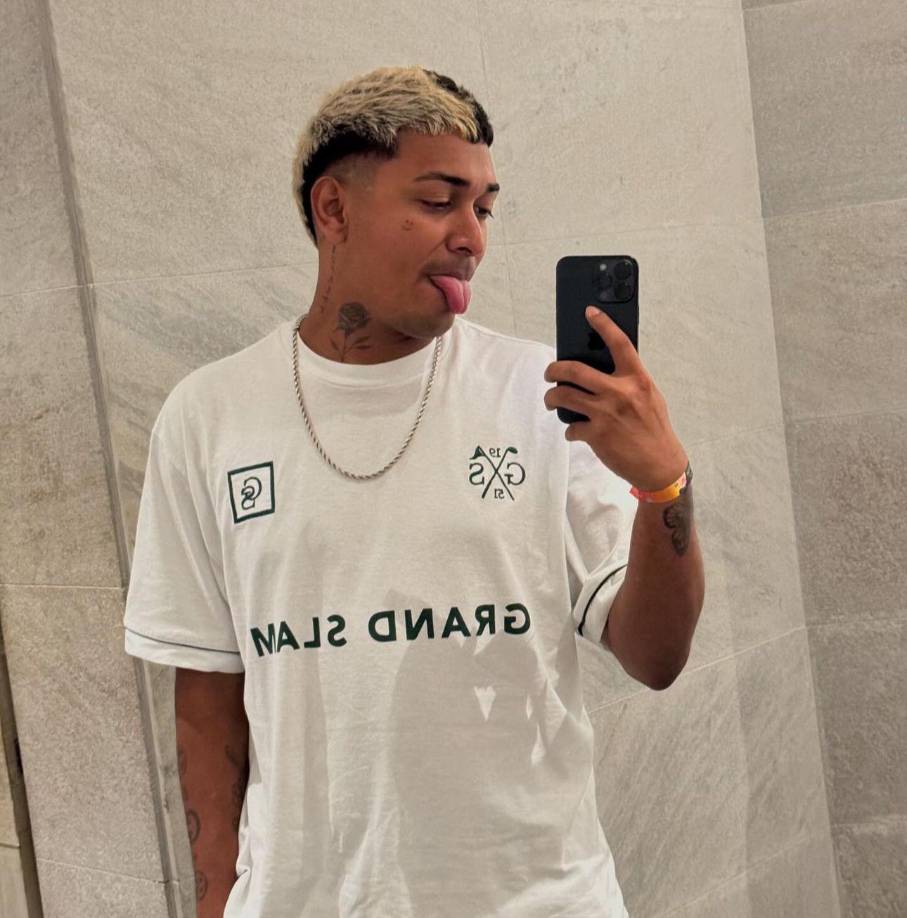 Supremo es uno de los influencer más polémicos de Honduras, con su carisma y atrevida forma de actuar se ha ganado el cariño de los hondureños que lo siguen en sus redes sociales.