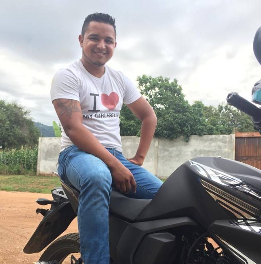 Cuando transitaban por una calle de tierra que conduce a ‘<b>El Guayabito</b>’, fueron interceptados por sujetos que iban en otro vehículo. 