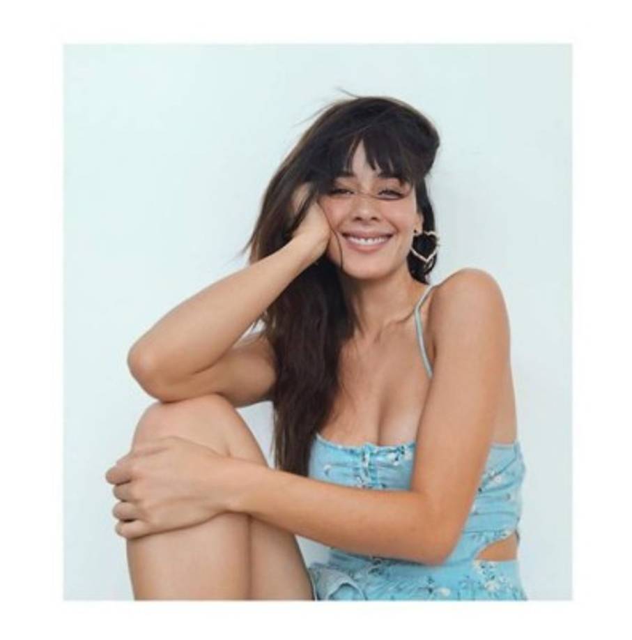 Tras concursar en Nuestra Belleza México, decide ingresar al Centro de Educación Artística de Televisa (CEA), para formarse como actriz.