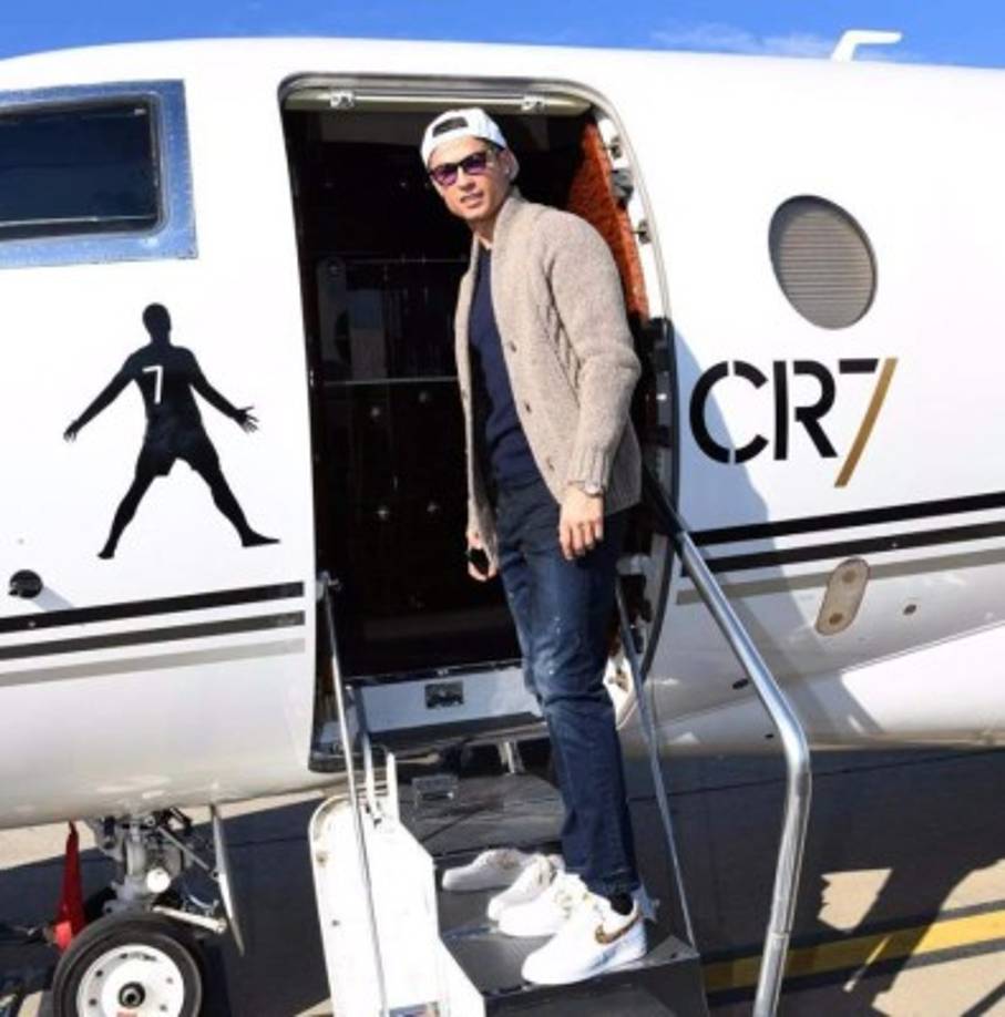 1. Cristiano Ronaldo tiene un avión privado Gulfstream G650 valorado en 31,7 millones de euros.