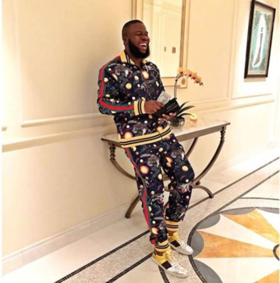 Quizás a Ray no le interesa publicar las ayudas que ofrece a la sociedad, que no lo haga no es indicio de que sea un mentiroso o un pirata que ha sabido aprovecharse de las redes sociales, como muchos internautas creen.