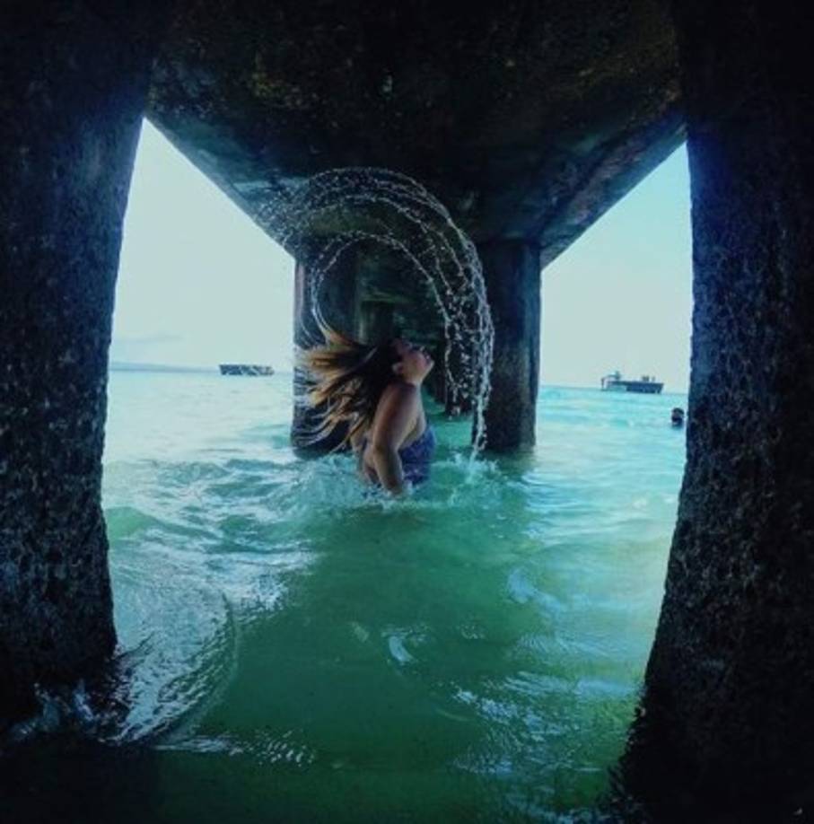 La joven nació en 1998 cuando el intérprete estaba produciendo el disco El Cartel de Yankee y sus primeros sonidos comenzaban a escucharse en las radios.