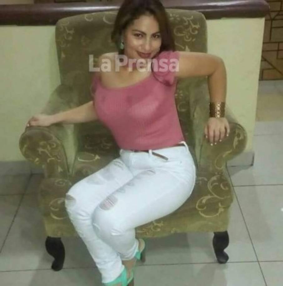 El martes por la mañana su esposo llegó a recogerla y se subieron a su camioneta donde comenzaron a discutir.