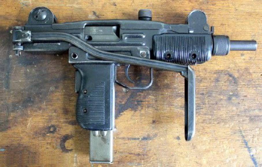 También Ordoñez indicó que se usaron armas como la Mini uzi.