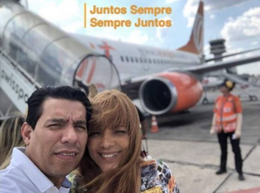 El pastor Anderson do Carmo compartía fotografías de sus viajes, junto a su esposa, en sus cuentas de Facebook e Instagram.