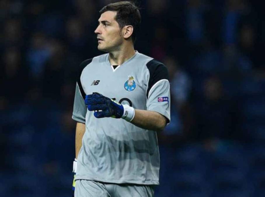 Iker Casillas: El experimentado portero español dejará al Porto de Portugal y llegaría a la Liga de España, se habla que el Real Betis lo quiere. El cancerbero es uno de los ídolos del Real Madrid.